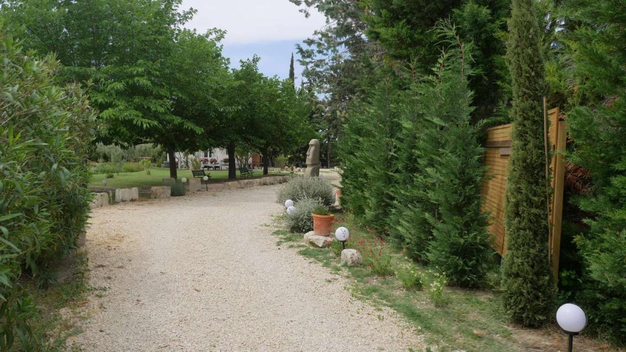 Mas Maurane - Le Bougainvillier Aux Portes D'Arles Appartement Tarascon Buitenkant foto
